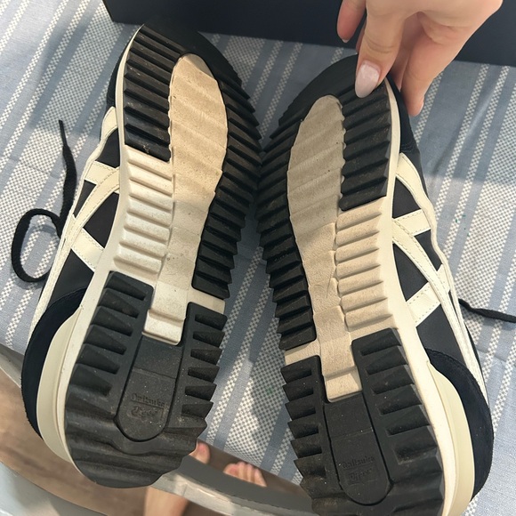 Onitsuka Tiger Black and White Sneakers - Picture 3 of 3